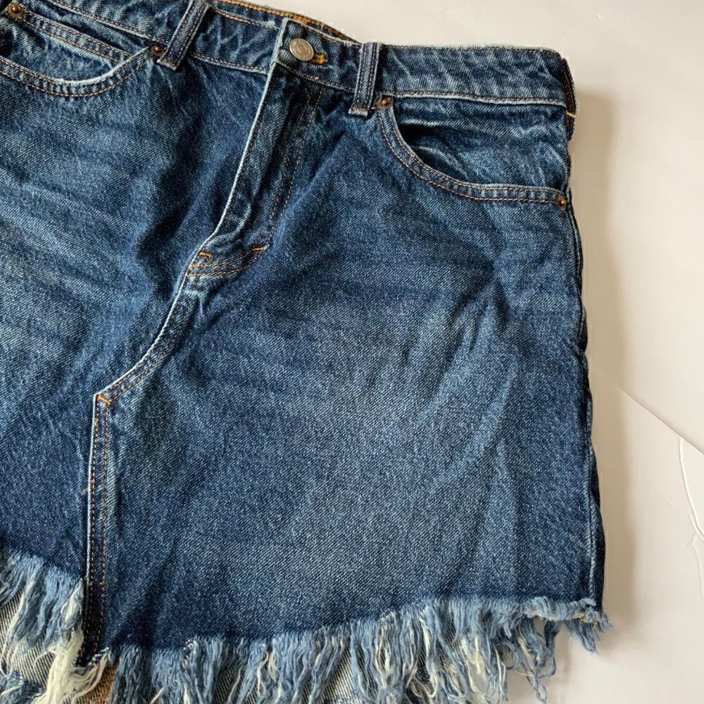 We The Free Frayed Hem Medium Wash Denim Mini Skirt Size 28 - Picture 4 of 9
